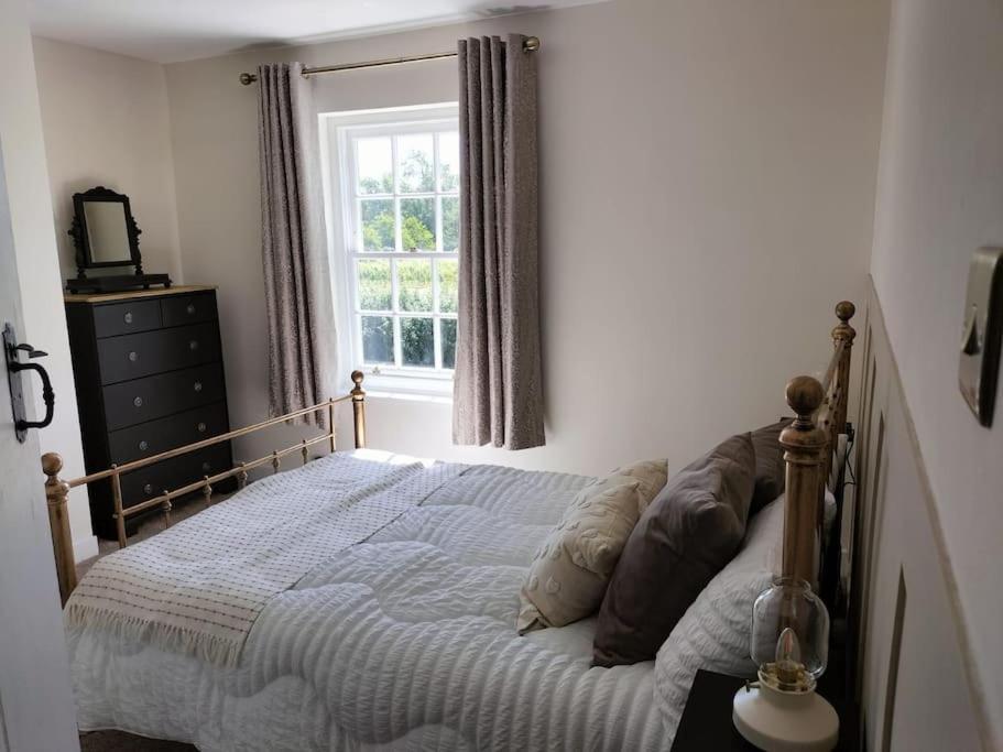 Cosy Cottage With Vineyard View Near Goodwood Chichester Exterior photo