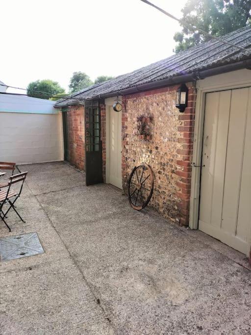 Cosy Cottage With Vineyard View Near Goodwood Chichester Exterior photo