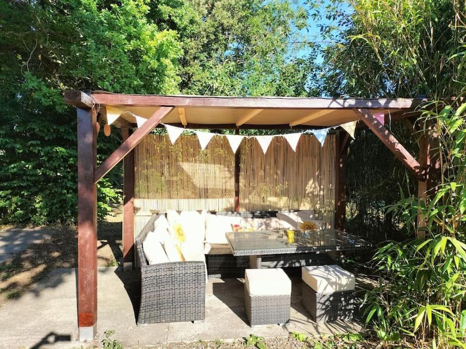 Cosy Cottage With Vineyard View Near Goodwood Chichester Exterior photo